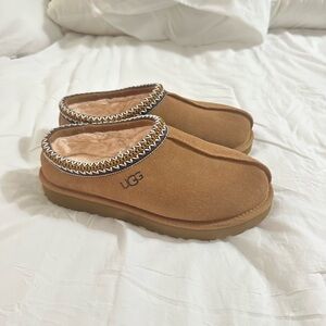 BRAND NEW Ugg Tasmans Size 9